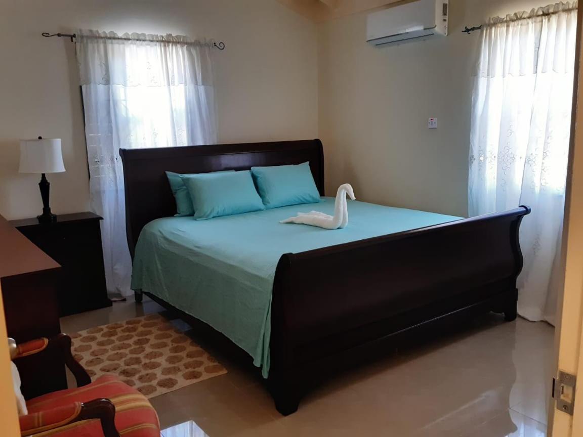 Bing'S Home Away From Home Ocho Rios Exterior foto